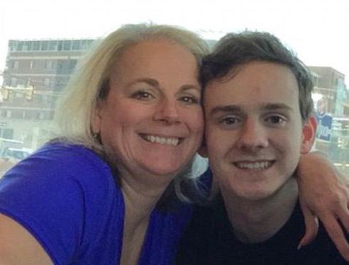 Embarrassing mom touts son’s Union College scholarship, doesn’t mention everyone gets one