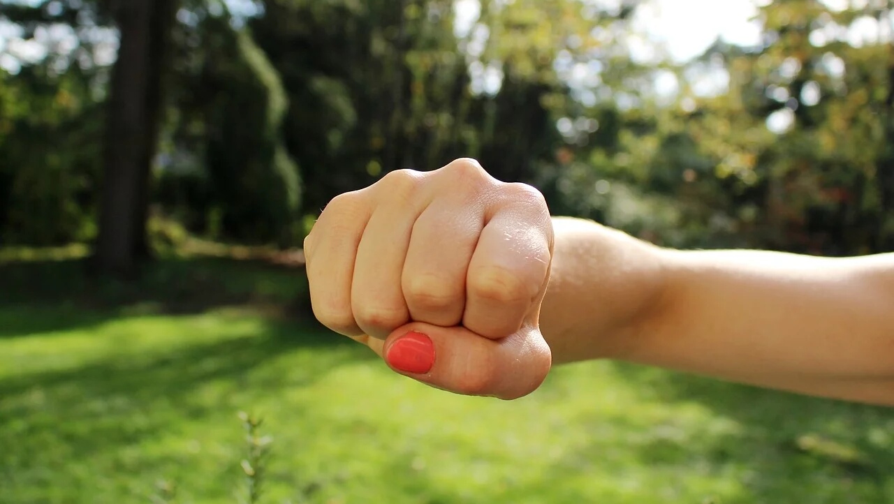 Loma Linda Church Greeters Trade Handshakes For Fist Bumps To Fight Coronavirus